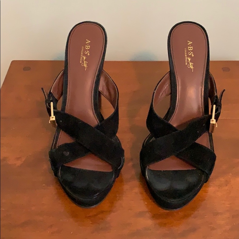 Black slide wedge